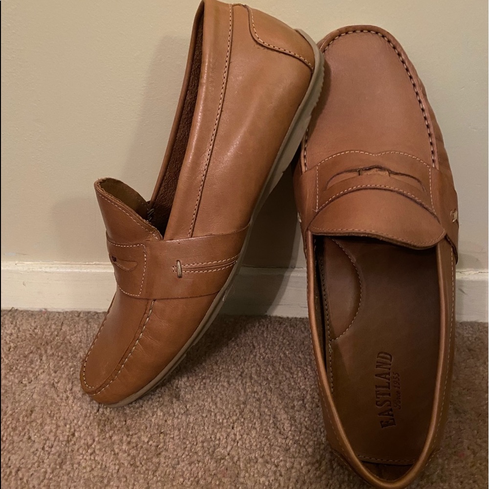 Men’s tan Eastlands casual loafers